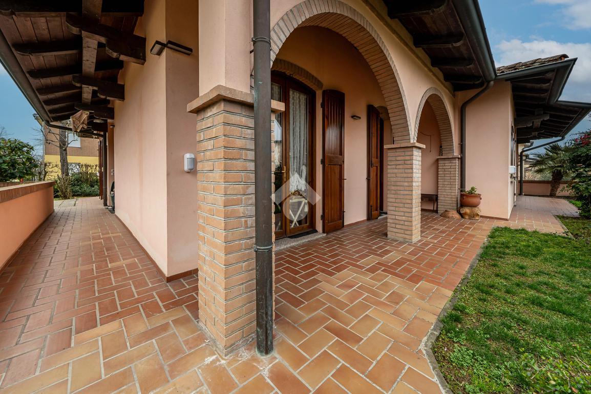 Villa in Via Enrico Fermi 8, Gattatico