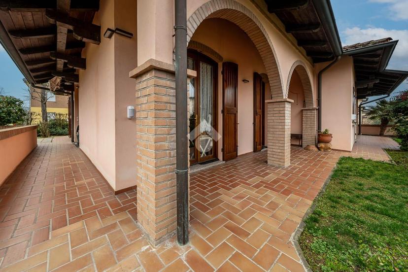 Villa in Via Enrico Fermi 8, Gattatico