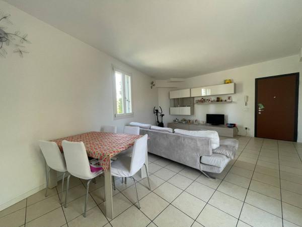 Trilocale in Via del Commercio 48, Romano di Lombardia