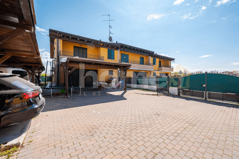 Villa a schiera in Via G. Marconi 143, Cadelbosco di Sopra — foto 3 di 5