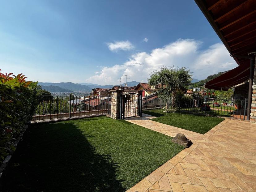 Villa in Belvedere 27, Capriolo