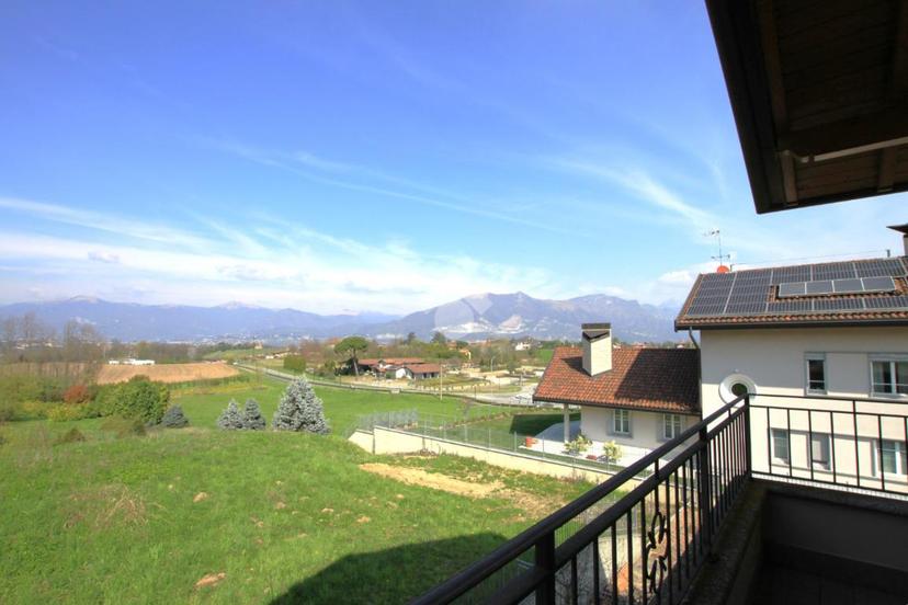 Villa in Via Belvedere 14, Garbagnate Monastero — foto 3 di 5