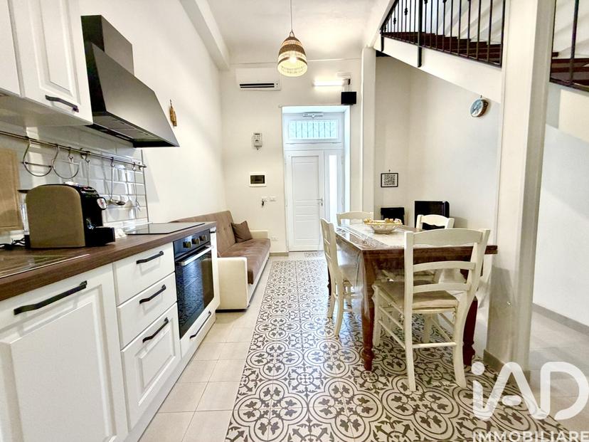 Casa indipendente in Piazza Francesco Corridoni 12, Avola