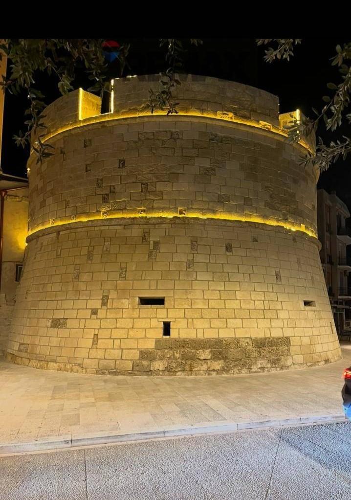 Casa indipendente in Piazza XX Settembre 104, Mola di Bari