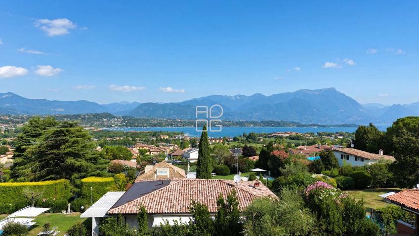 Villa unifamiliare in Via Gorizia 4, Manerba del Garda