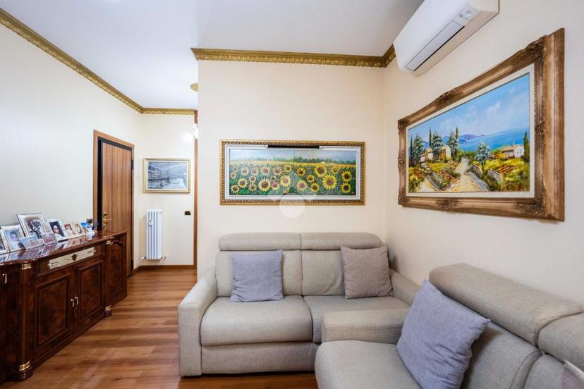 Trilocale in Via Luigi Cadorna 4, Verano Brianza