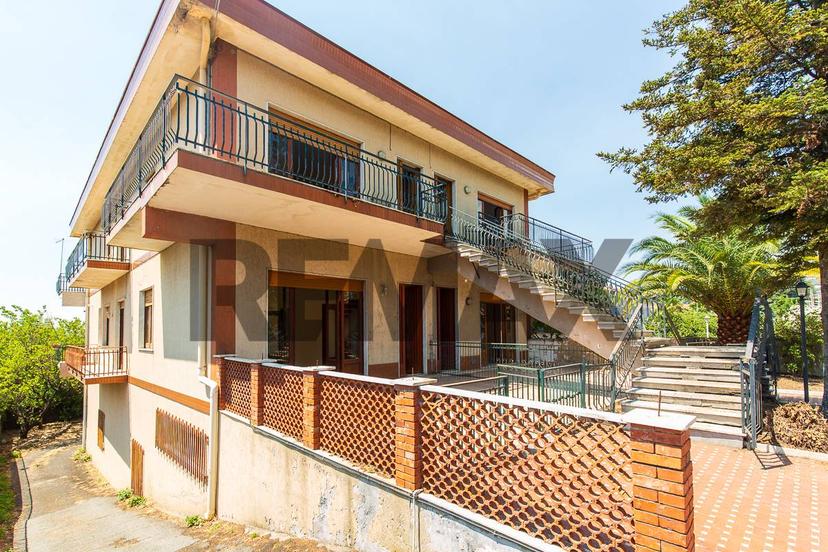 Villa in Via Tondo 21/23, Pedara