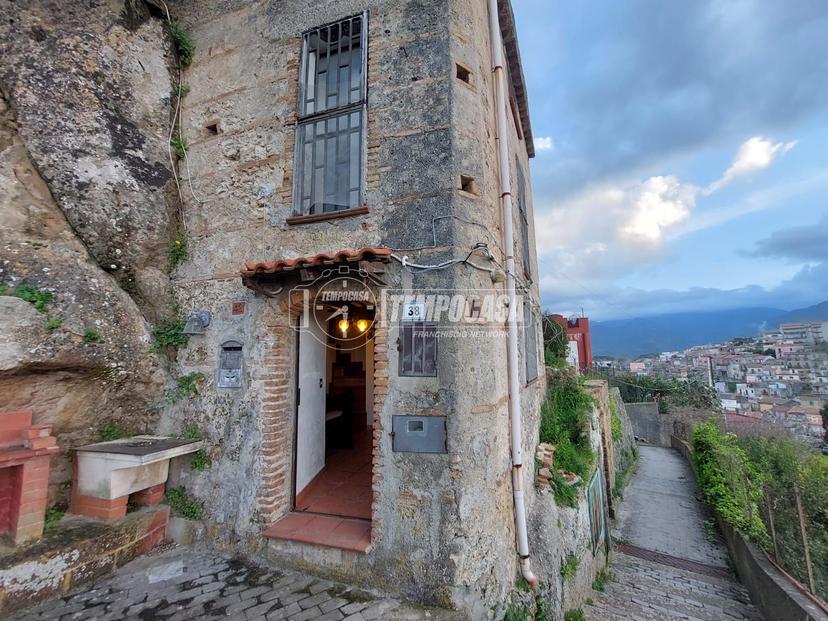 Casa indipendente in Via Umberto I, Monforte San Giorgio — foto 5 di 5