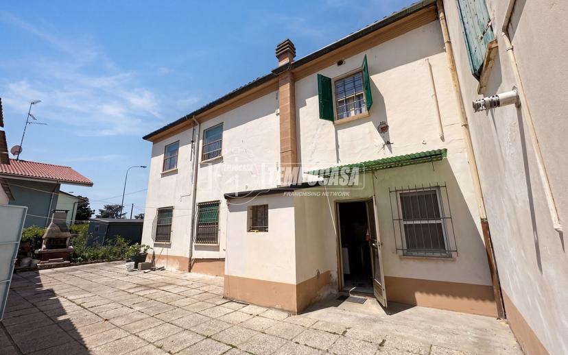 Appartamento in Via Martiri della Libertà, San Carlo 59, Terre del Reno — foto 3 di 5