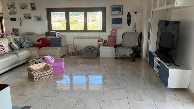 Appartamento in Bozzi, Luni