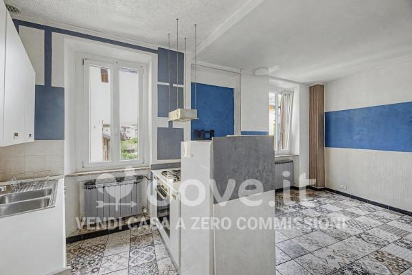 Trilocale in Via Garibaldi 14, Porto Ceresio — foto 3 di 5