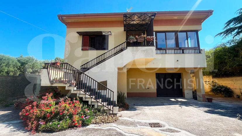 Casa indipendente in Via Giuseppe Garibaldi, Rocchetta e Croce — foto 3 di 5