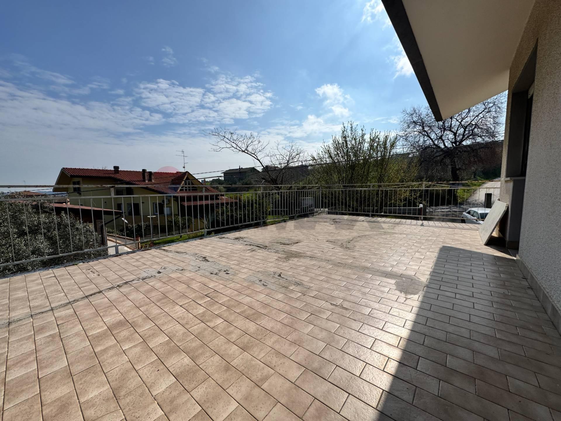 Casa indipendente in Contrada Madonna del Carmine 93, Lanciano