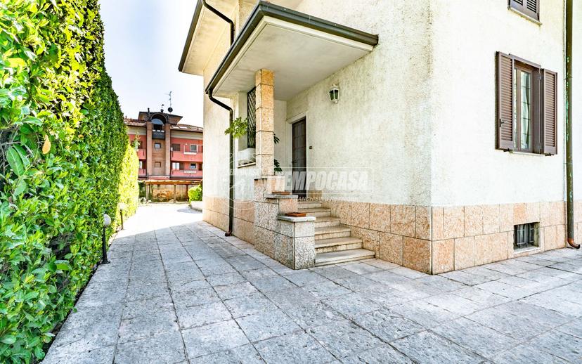 Villa in Corso Italia, Caronno Pertusella — foto 4 di 5