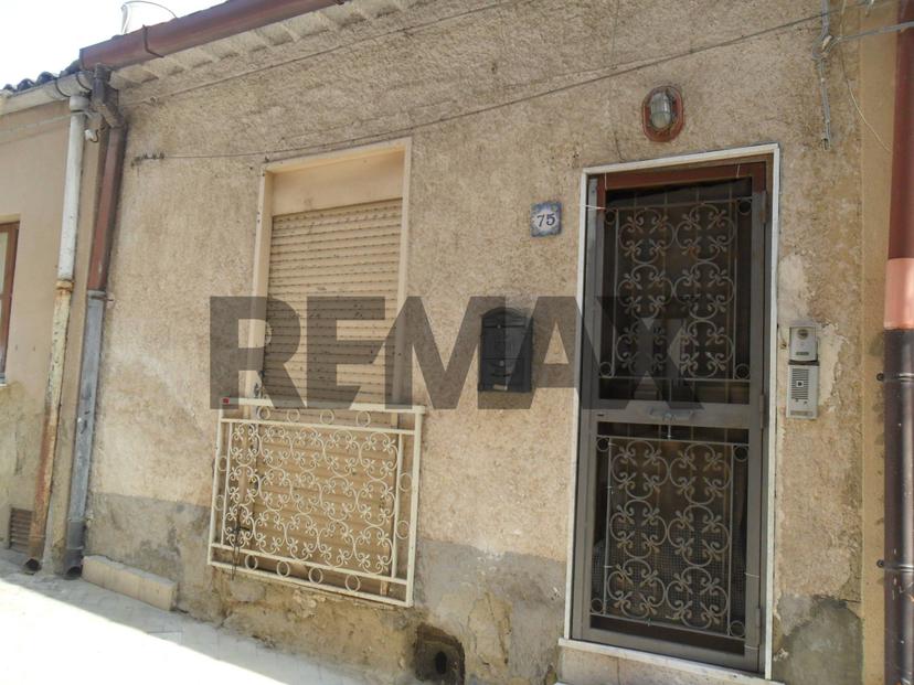 Casa indipendente in Via Mussomeli 71, Caltanissetta