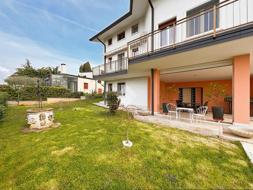 Villa in Via Naronchi 26, Colognola ai Colli — foto 2 di 5