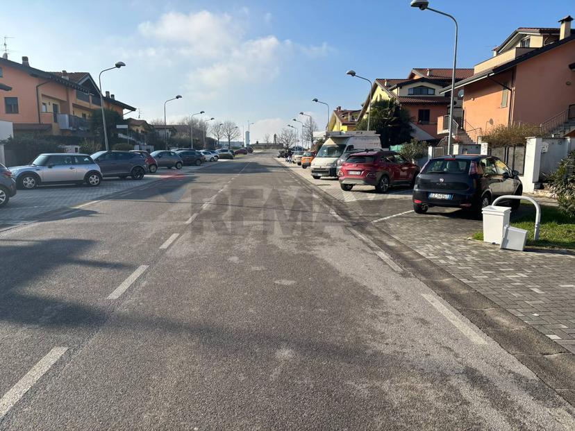 Trilocale in Via Tiepolo, Brembate — foto 3 di 5