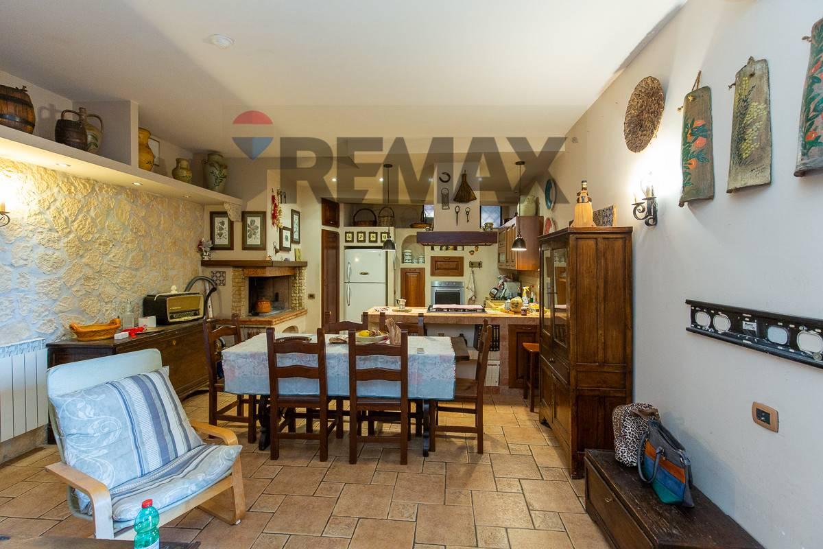 Villa in Via a. Muratori Ludovico 10/d, Trecastagni