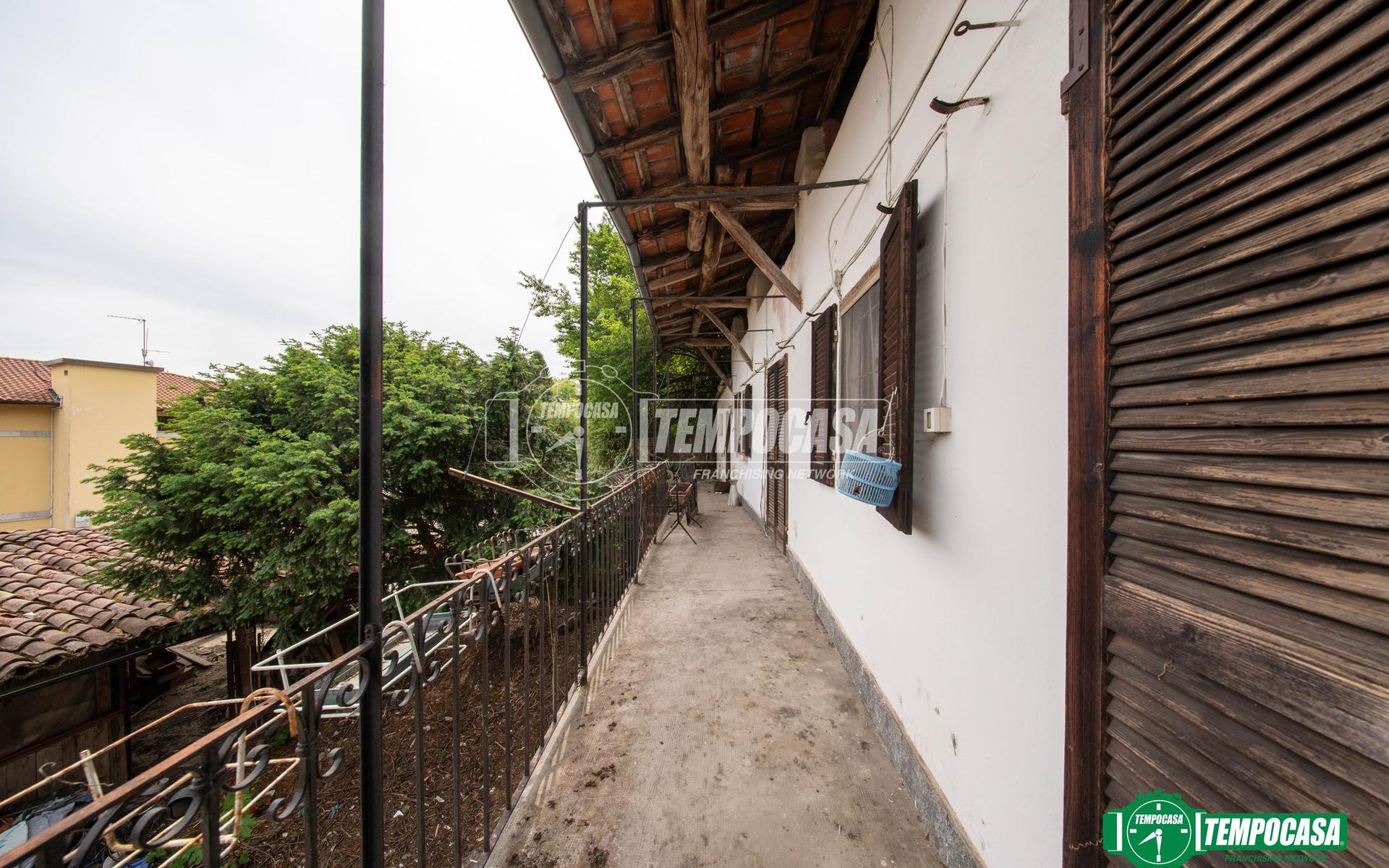 Casa indipendente in Vicolo Chiuso 1, Oleggio Castello