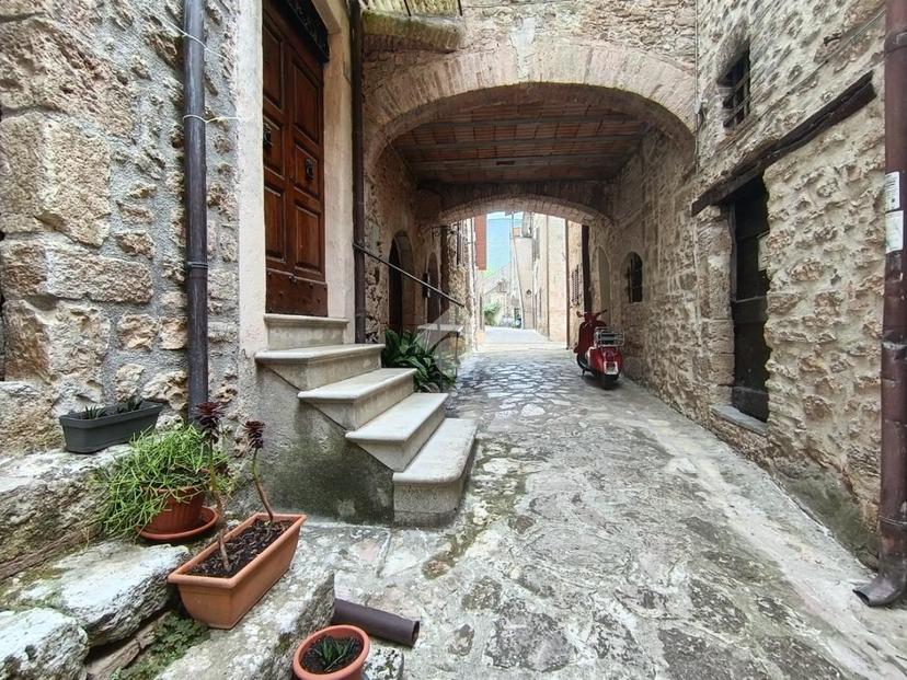 Casa indipendente in Frazione Colpetrazzo 1, Massa Martana — foto 2 di 5