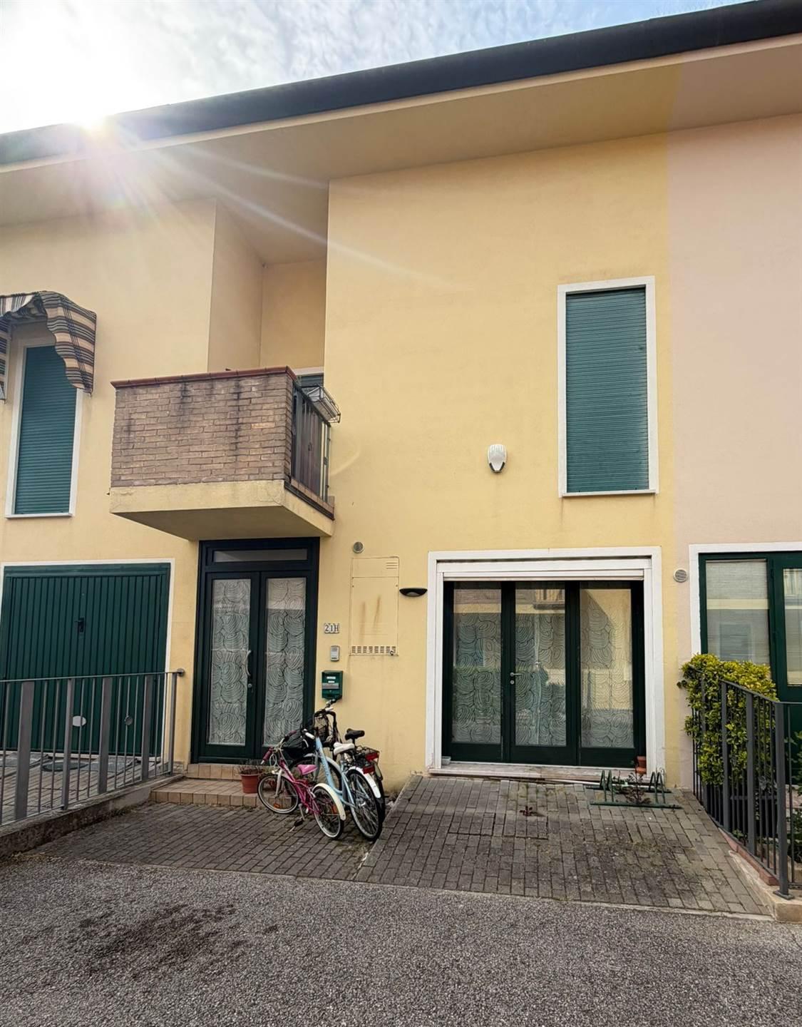 Villa a schiera in Via Mazzini, Cavarzere