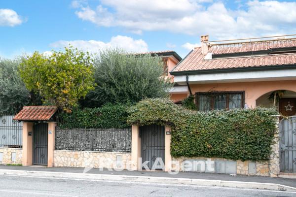 Villa a schiera in Viale Valle dell'Aniene, Guidonia Montecelio — foto 4 di 5