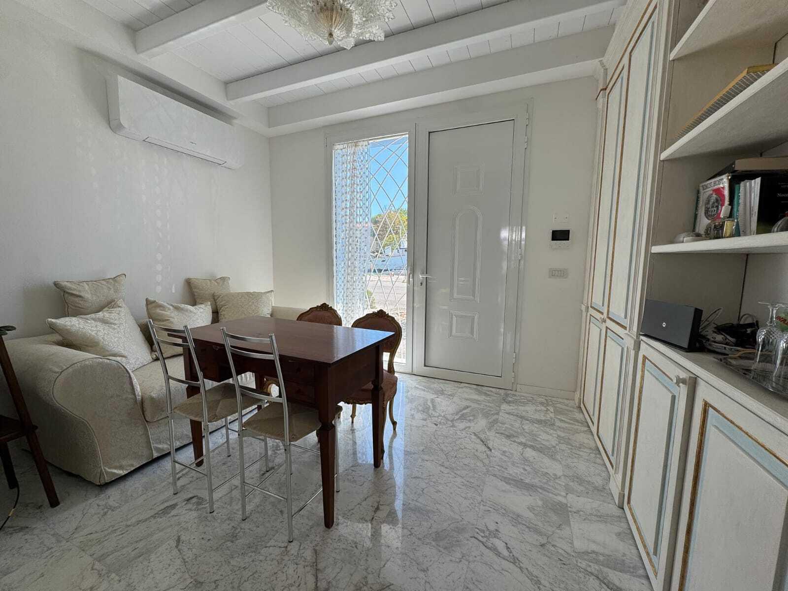 Casa indipendente in Via Sinistra del Porto, Rimini