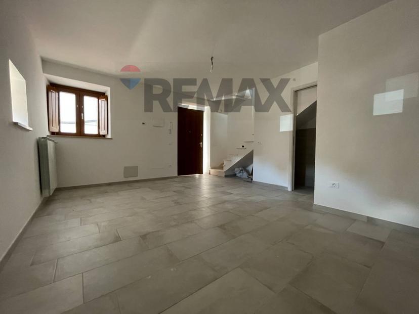Casa indipendente in Via degli Spagnoli 10c, L'Aquila — foto 3 di 5
