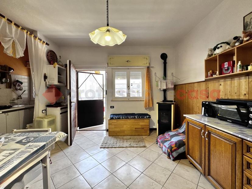 Bilocale in Viale Lago Maggiore, Castelletto sopra Ticino — foto 5 di 5