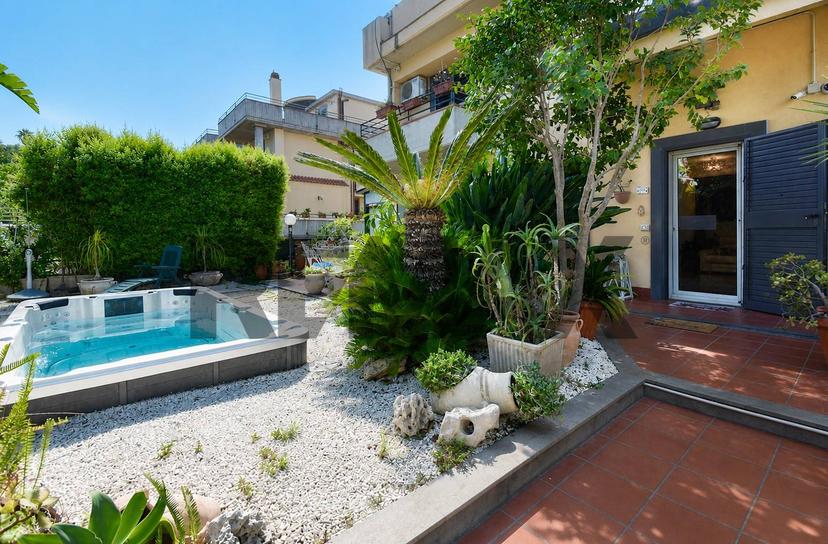 Villa a schiera in Via Galatea 7, Aci Catena — foto 3 di 5