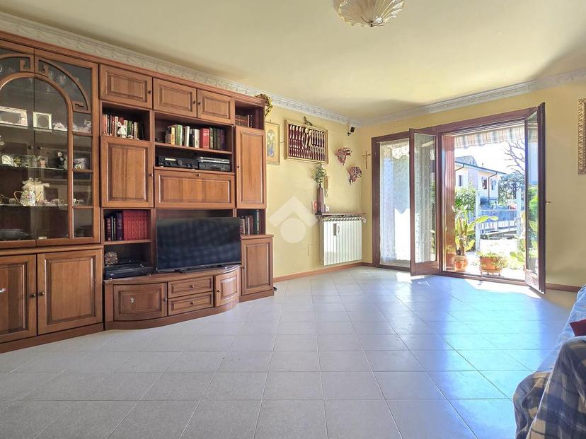 Villa a schiera in Vin Centro Paese 1, Castel d'Azzano — foto 3 di 5