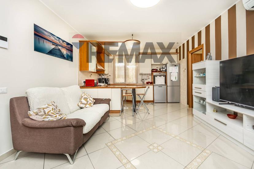 Trilocale in Via Luigi Besana 20, Cavenago di Brianza — foto 3 di 5