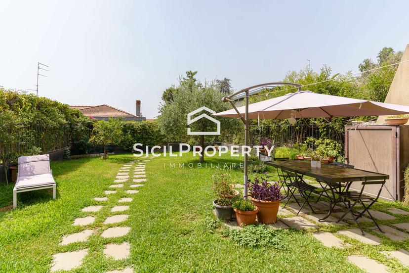 Villa bifamiliare in Via Alexander Fleming 14, Sant'Agata li Battiati — foto 3 di 5
