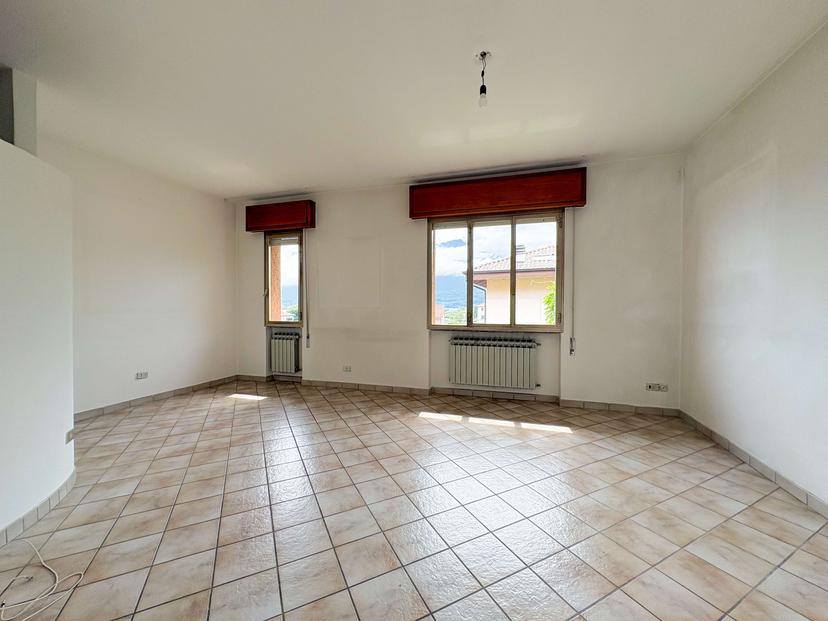 Trilocale in Via Giussanico 18, Gravedona ed Uniti — foto 2 di 5