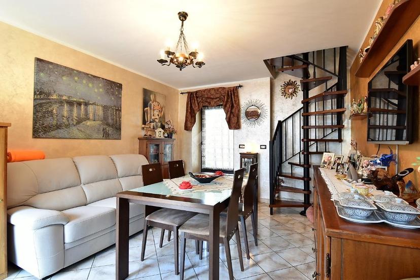 Appartamento in Via Sacra di San Michele 28, Giaveno — foto 3 di 5