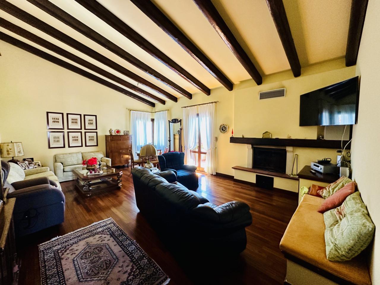 Casa indipendente in Via Monteferro, Pianezze