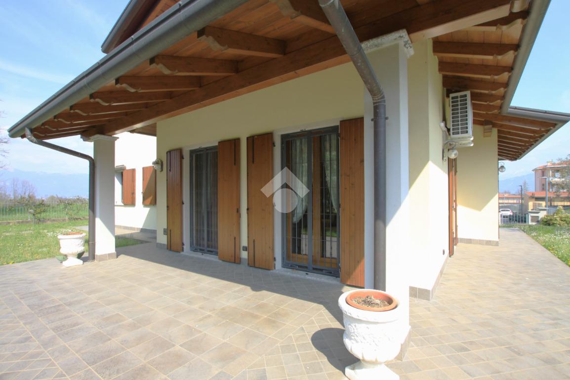 Villa in Via Belvedere 14, Garbagnate Monastero