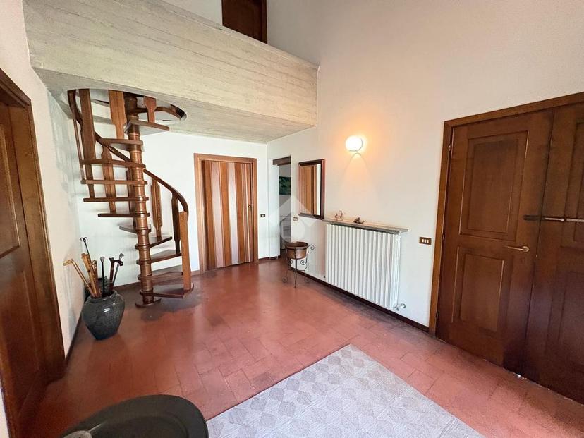 Villa in Via Gian Maria Marenzi, Monte Marenzo