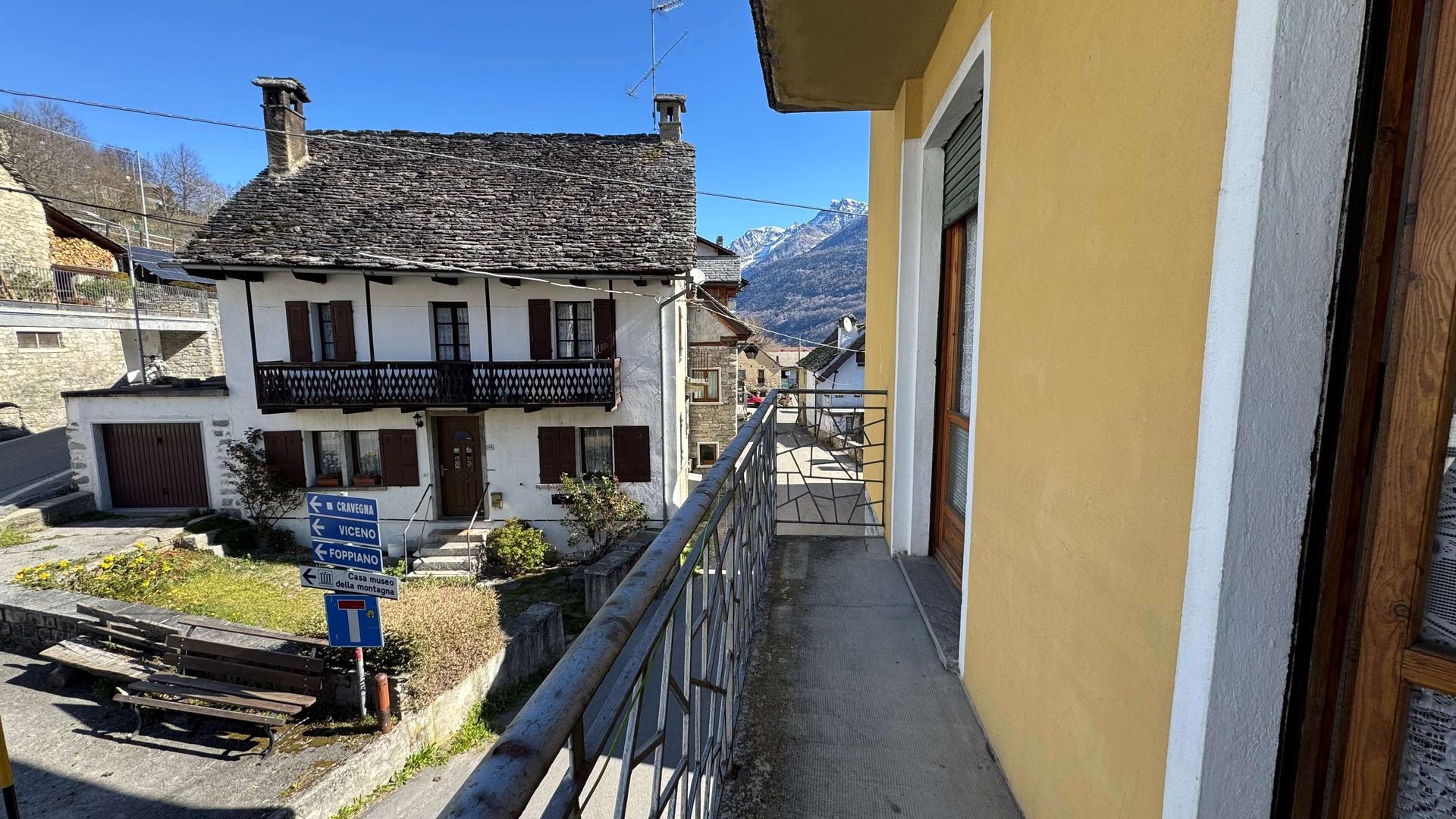 Casa indipendente in Frazione Mozzio 119, Crodo