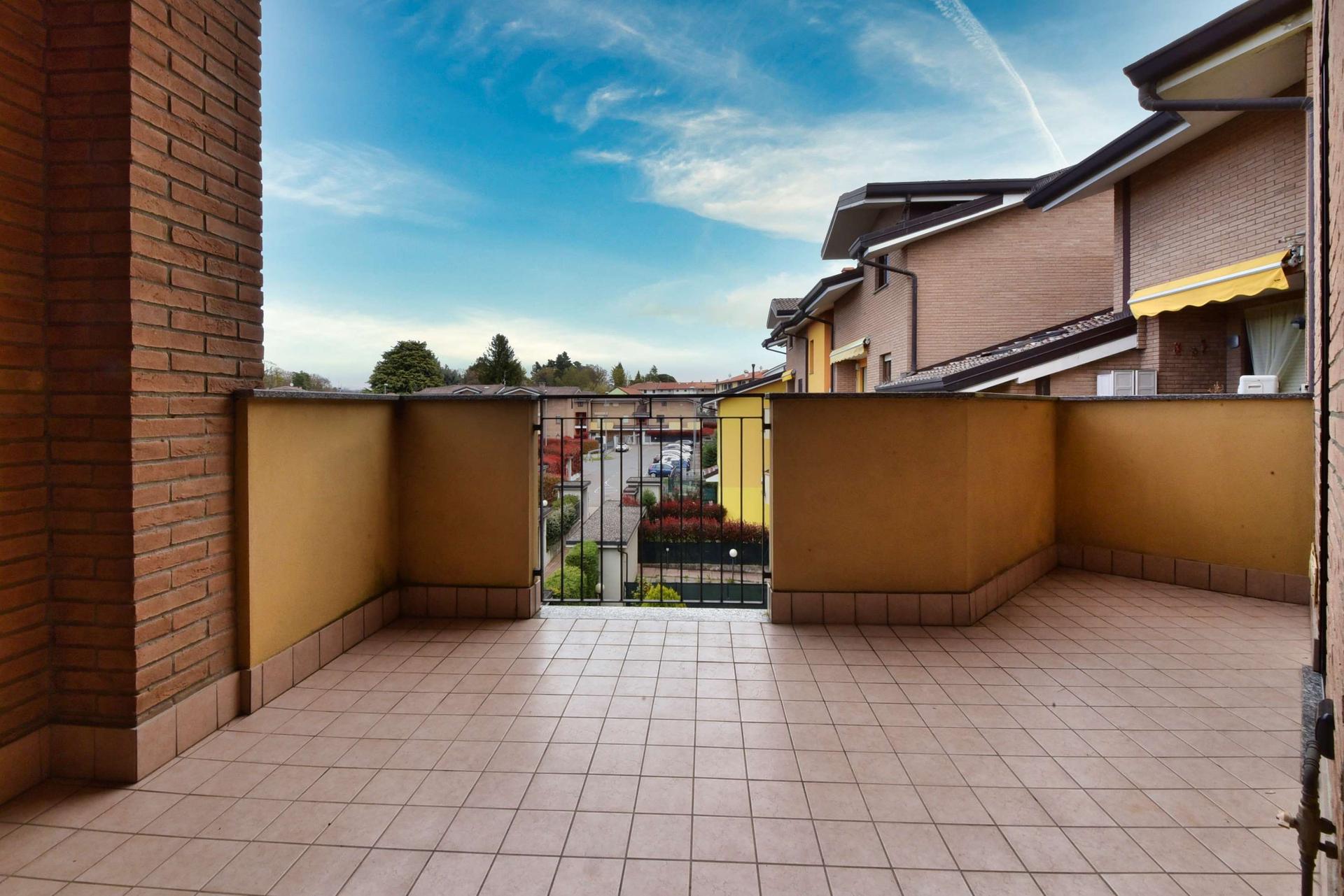 Quadrilocale in Via Don Monza 16, Mozzate