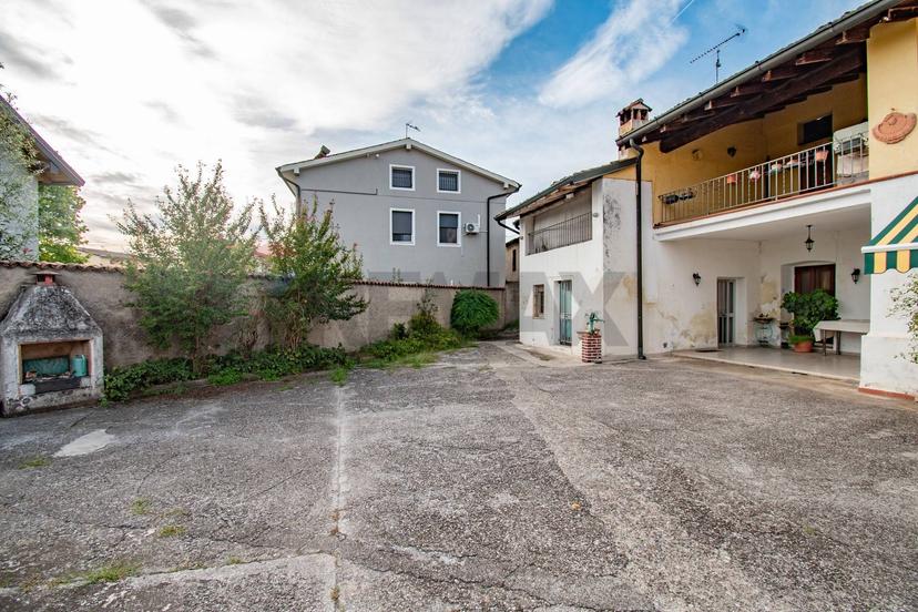 Casa indipendente in Piazza Ippolito Calini 23, Mairano — foto 2 di 5