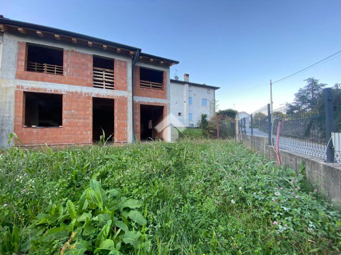 Villa in Via Monte Grappa 12, Cornuda