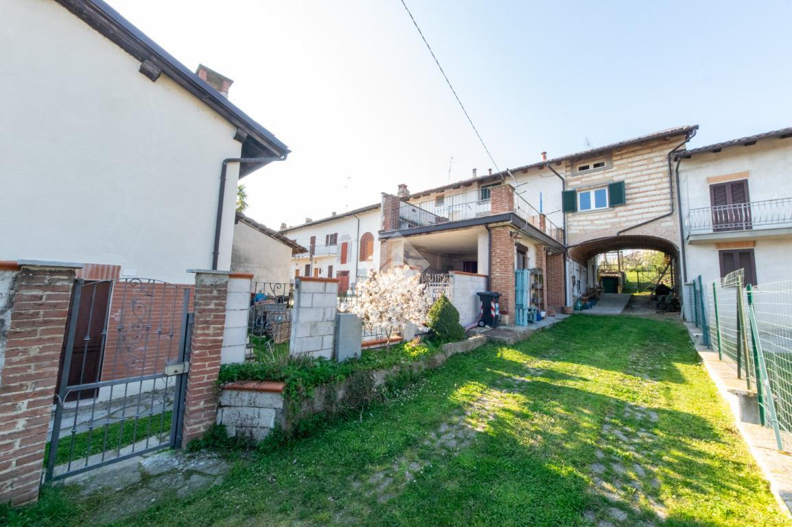 Casa indipendente in Vicolo Borgo 29, Camino