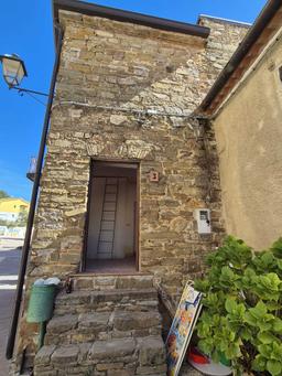 Casale in Serre 36, Perito