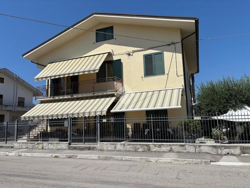Quadrilocale in Via Tiziano 3, Penna Sant'Andrea