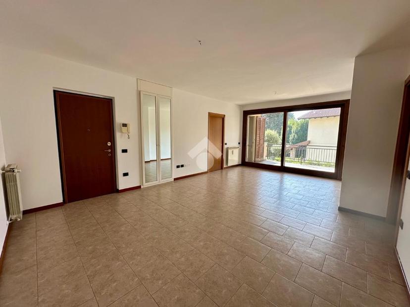 Quadrilocale in Via Locatelli 64, Martinengo
