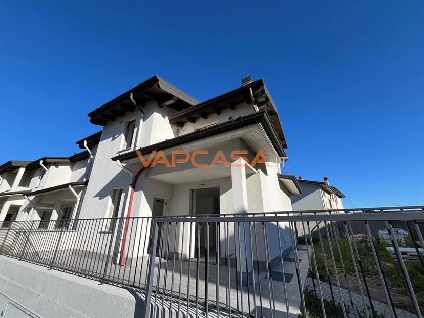 Villa a schiera in Via Monte Bianco, Castel Rozzone — foto 2 di 5