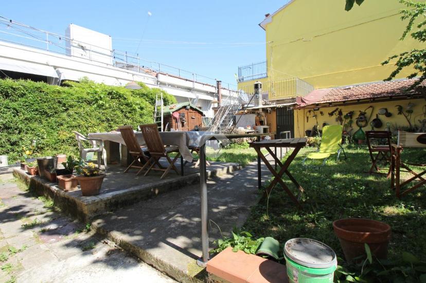 Casa indipendente in Via Cecco Angiolieri 1, Prato — foto 3 di 5