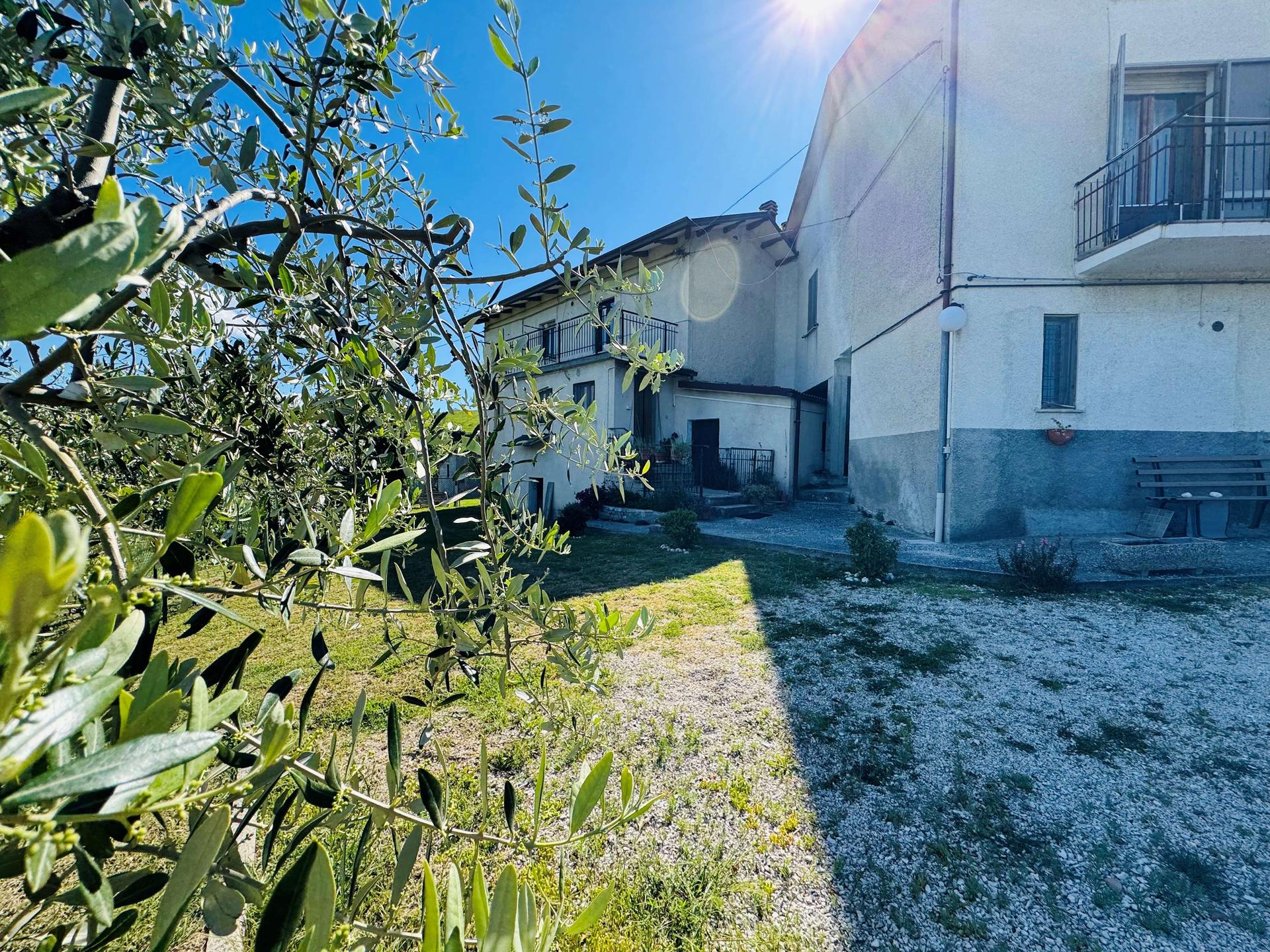 Casa indipendente in Località Voltole, Gualdo Tadino