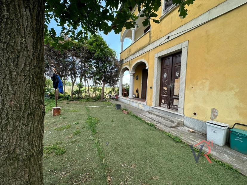 Trilocale in Via IV Novembre, Lograto — foto 2 di 5